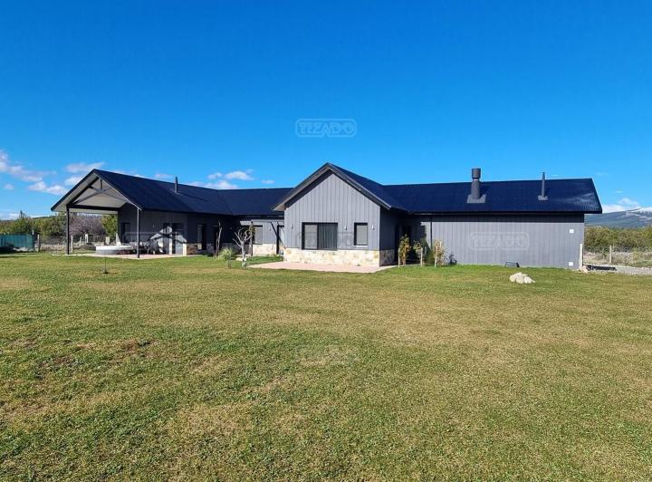 Casa · 192m² · 6 Ambientes · 1 Cochera