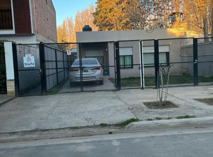 Casa · 250m² · 4 Ambientes · 1 Cochera