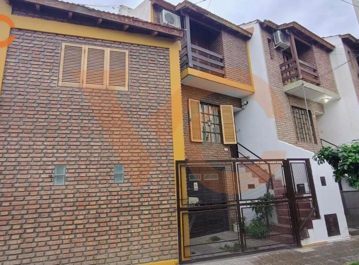 Casa · 100m² · 7 Ambientes · 1 Cochera