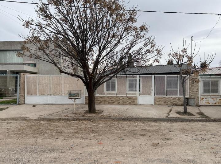 Casa · 126m² · 4 Ambientes · 2 Cocheras