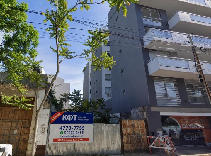 Terreno · 423m² · 14 Cocheras