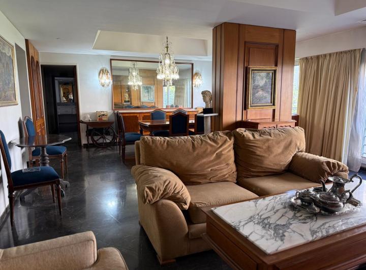 Departamento · 152m² · 8 Ambientes · 1 Cochera
