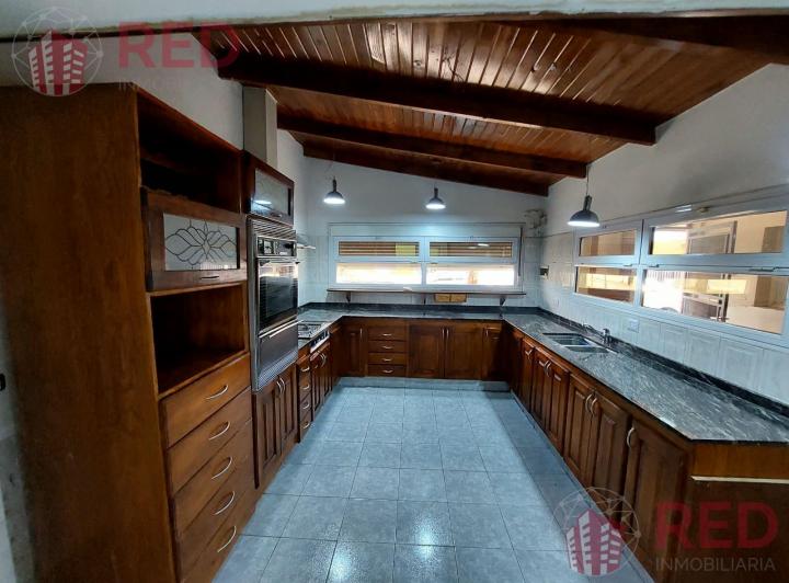 Casa · 84m² · 5 Ambientes · 1 Cochera