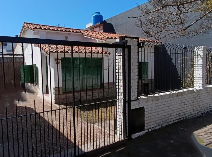 Casa · 110m² · 2 Dormitorios · 3 Cocheras
