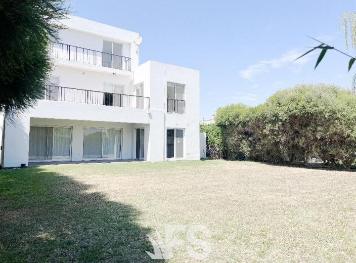 Casa · 264m² · 5 Ambientes · 2 Cocheras