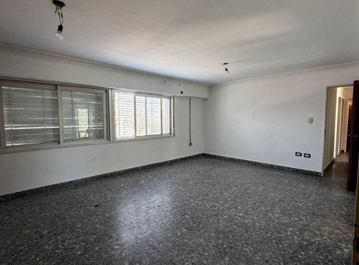 Casa · 140m² · 4 Ambientes · 1 Cochera