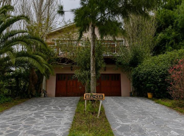Casa · 674m² · 7 Ambientes · 1 Cochera