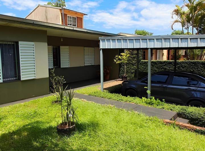 Casa · 300m² · 5 Ambientes · 1 Cochera