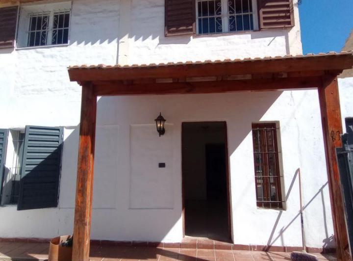 Casa · 280m² · 4 Ambientes · 1 Cochera