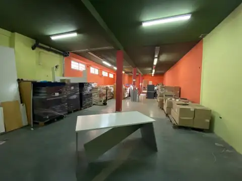 Galpón en Alquiler en Mataderos, CABA
