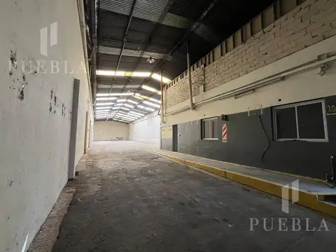 Galpón en Alquiler en Pompeya, CABA