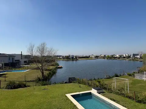 Casa en Alquiler en El Cantón - Barrio Islas, Countries y Barrios Cerrados en Escobar
