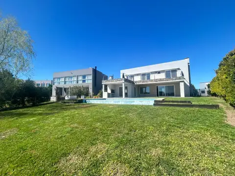 Casa en Alquiler en El Cantón - Barrio Islas, Countries y Barrios Cerrados en Escobar