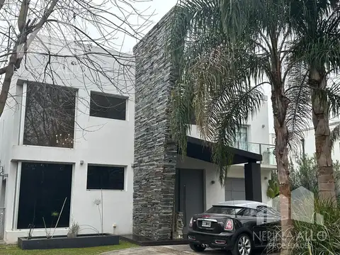 Casa en Venta en Altos Del Sol, Countries y Barrios Cerrados en Ituzaingó