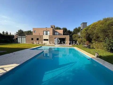 Casa en Venta en Haras María Elena, Countries y Barrios Cerrados en Moreno