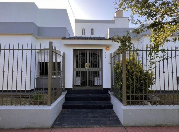 Casa · 165m² · 8 Ambientes · 1 Cochera