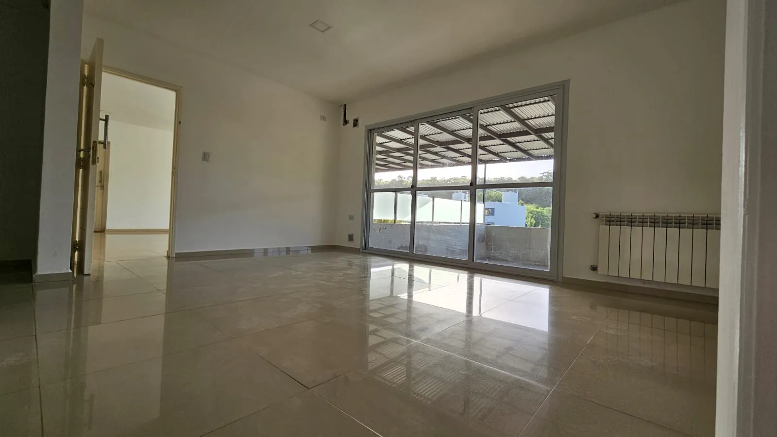 ALQ. DPTO. CON TERRAZA Y COCHERA