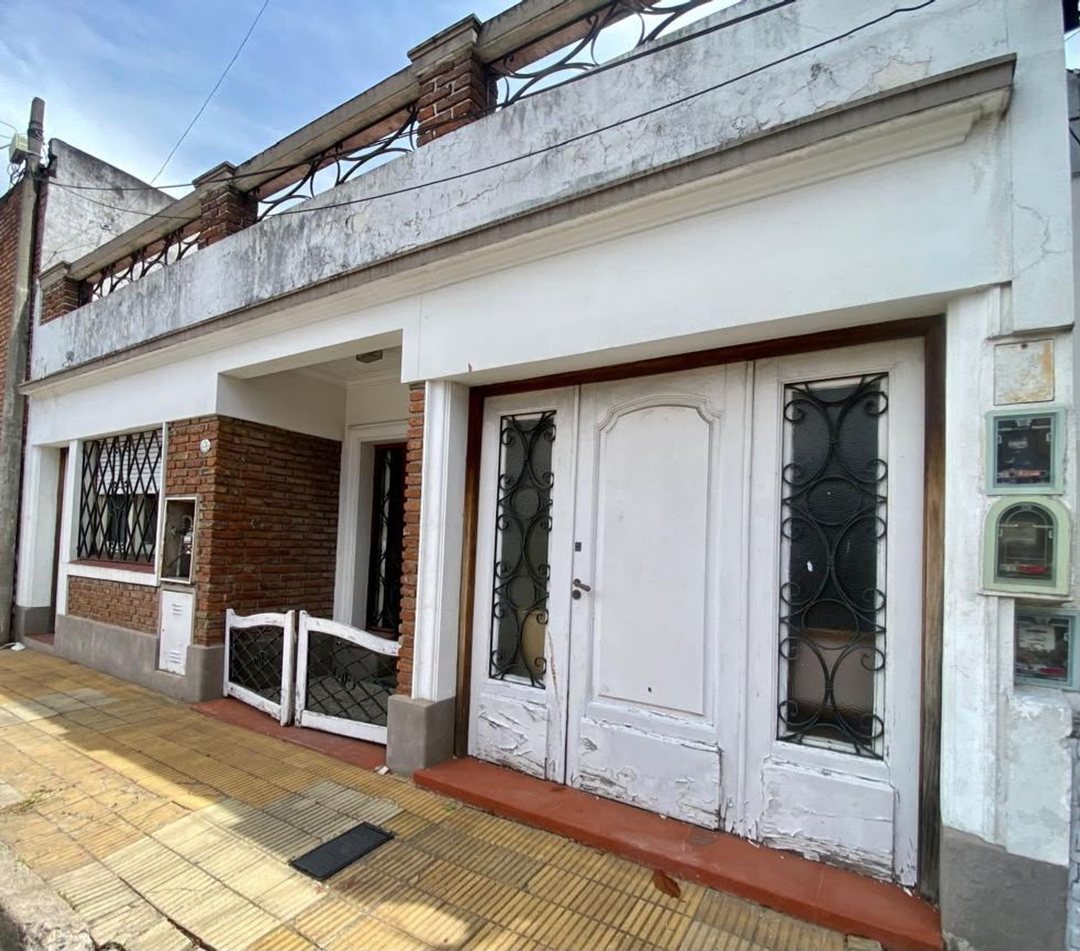 Venta casa 4 ambientes Villa Sarmiento