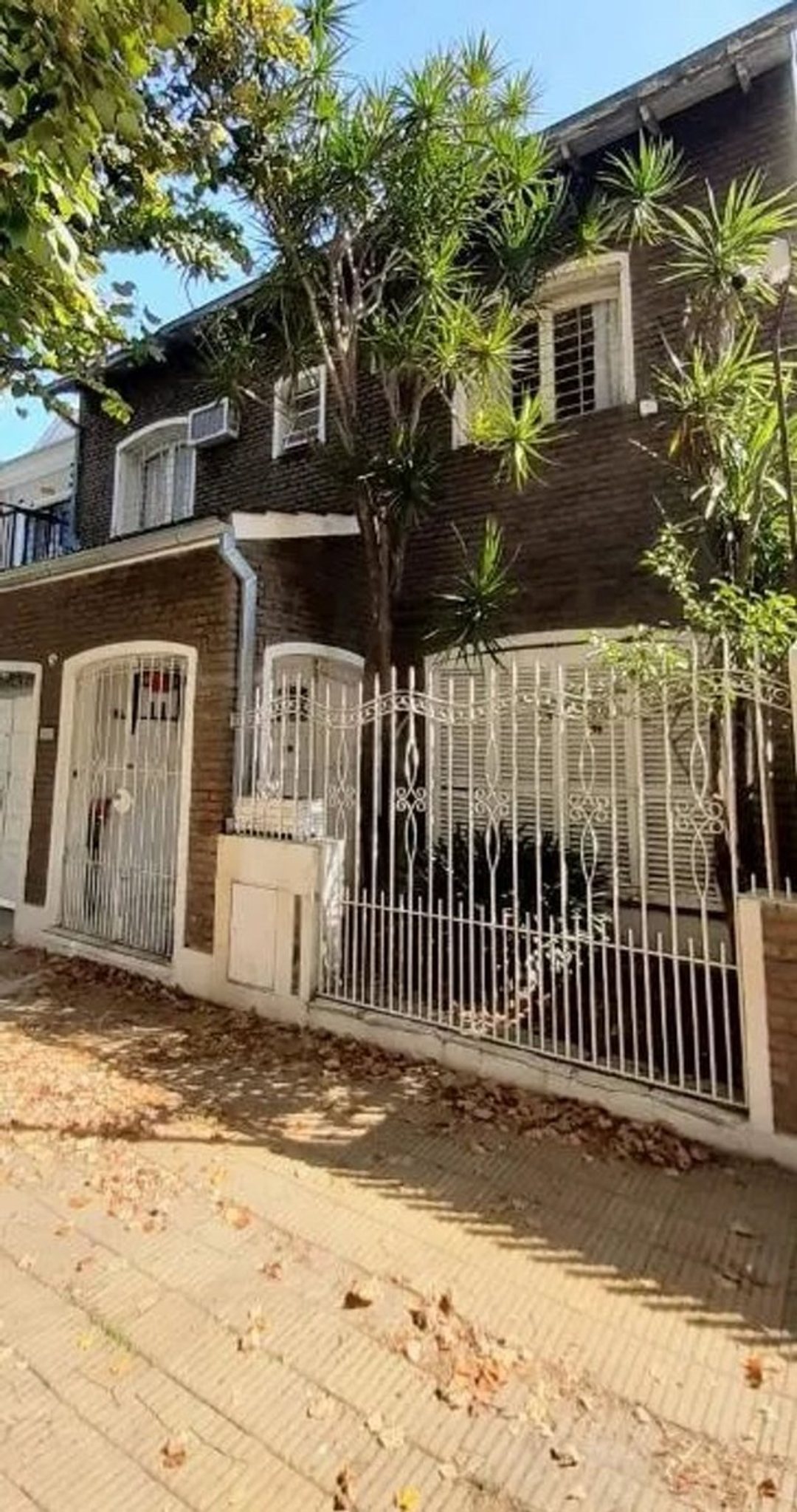 VENTA CASA DE 5 AMBIENTES MORON NORTE