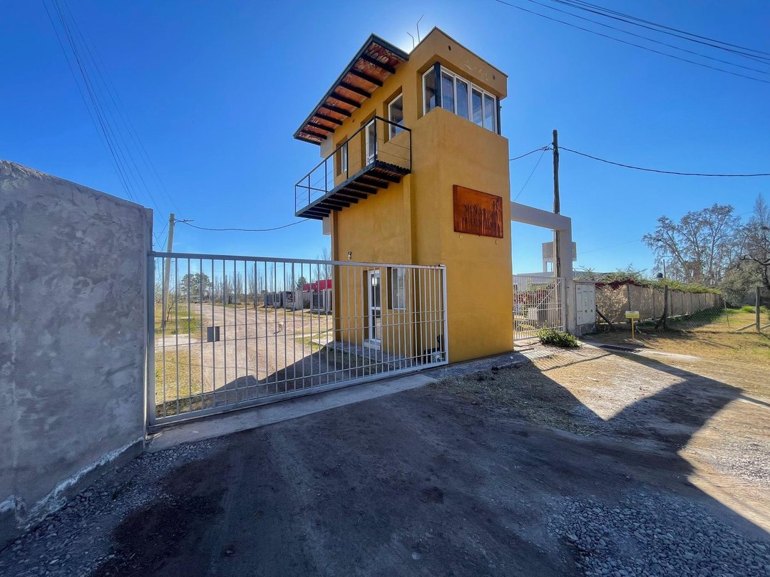 CASA 2 DORM A ESTRENAR,BARRIO VIÑAS DE LUNLUNTA