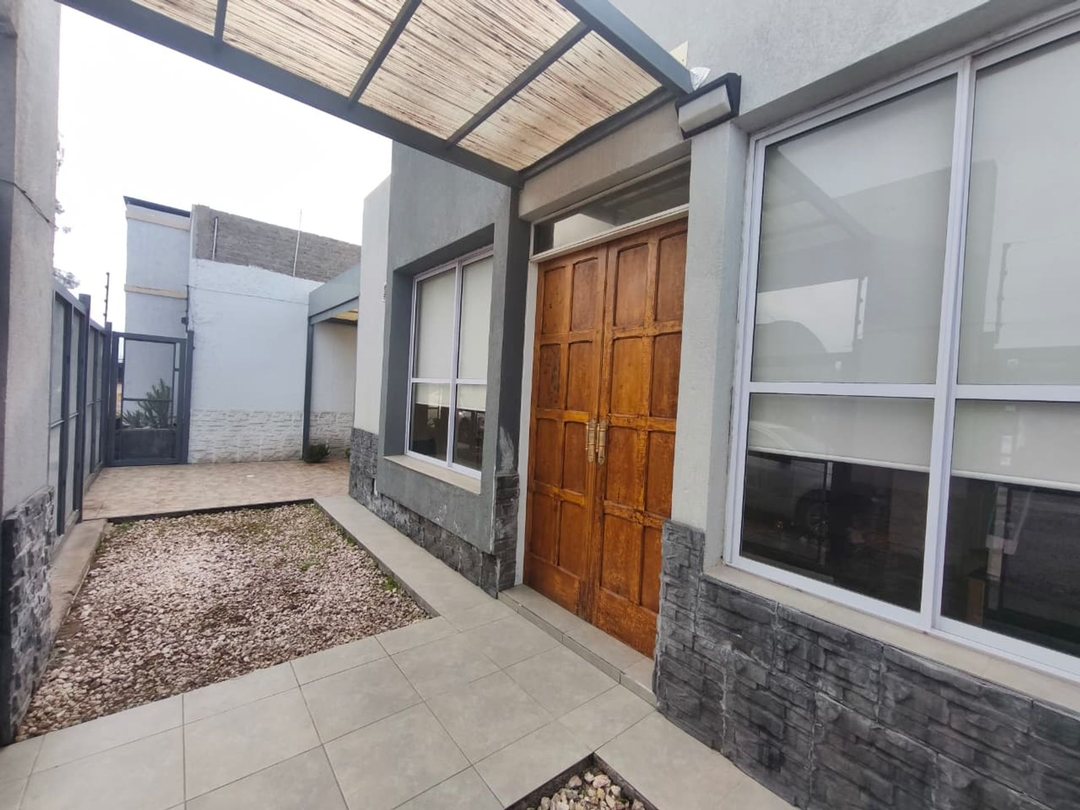 Casa En Venta 2 Dormitorios Callejon Privado Maipu