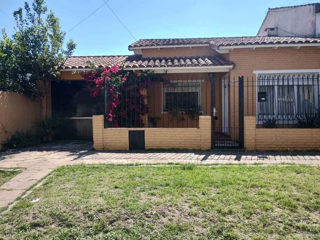VENTA CASA 3 AMBIENTES PATIO PARRILLA RAMOS MEJIA