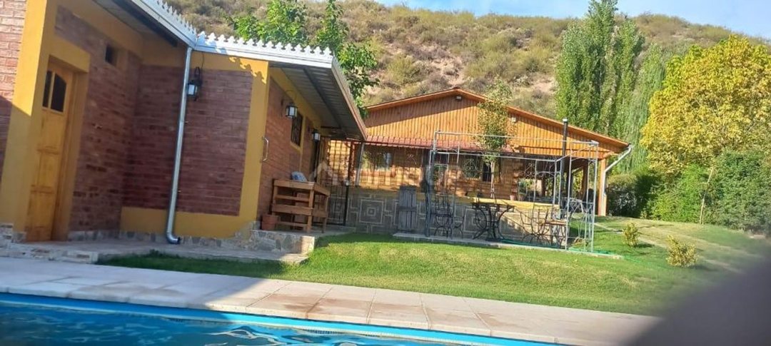 Casa sobre ruta 16