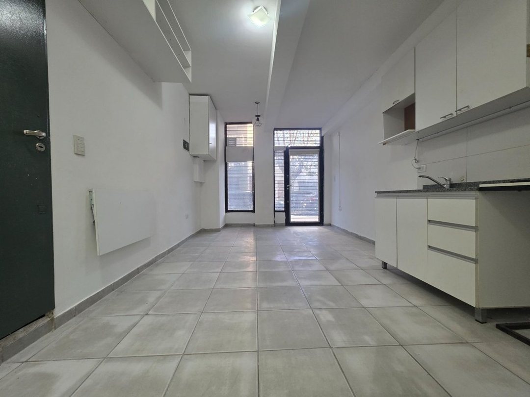 VENTA. MONOAMBIENTE APTO COMERCIAL EN PARQUE CHAS