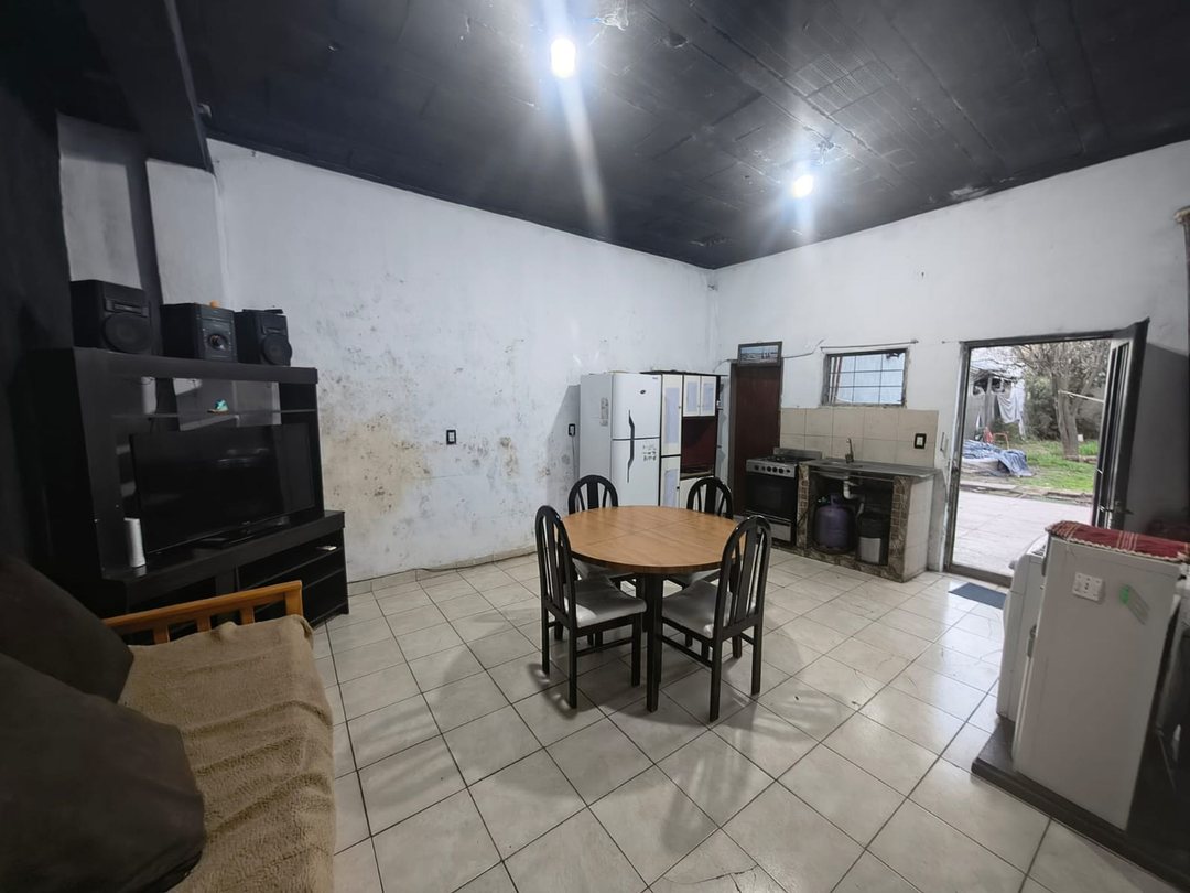 VENTA CASA+LOCAL PATIO+JARDIN+COCHERA TORTUGUITAS