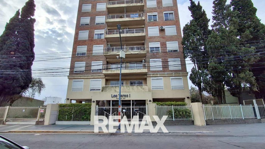 VENTA DEPARTAMENTO EN LOS TEROS C/3 COCHERAS-PILAR