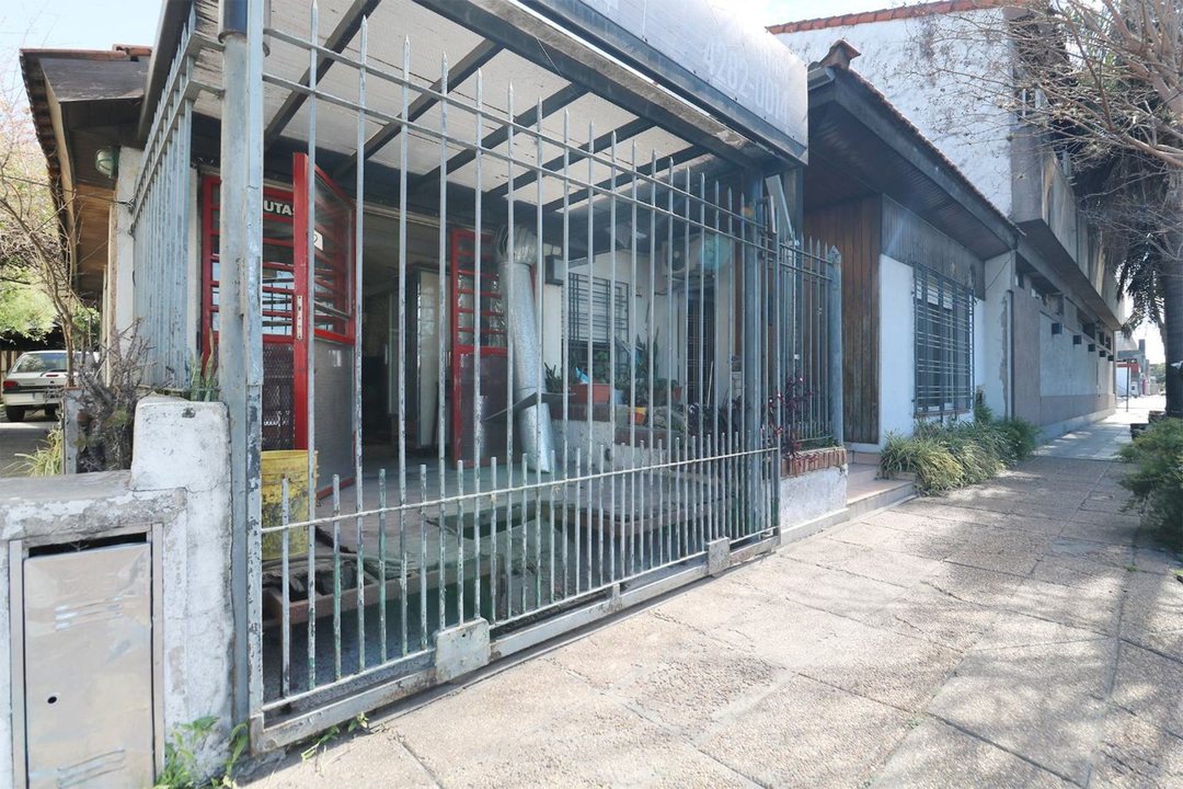 Venta ph 3 amb  ENTADA INDEP, COCHERA Y PATIO
