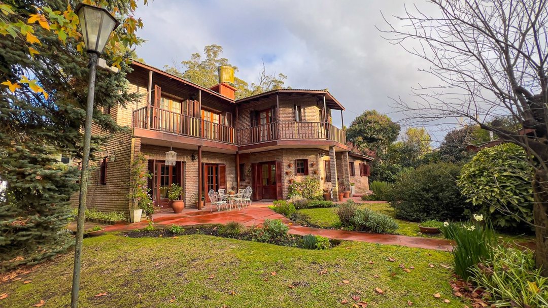 VENTA CHALET 3 AMB. LAS DALIAS PARQUE QUINCHO