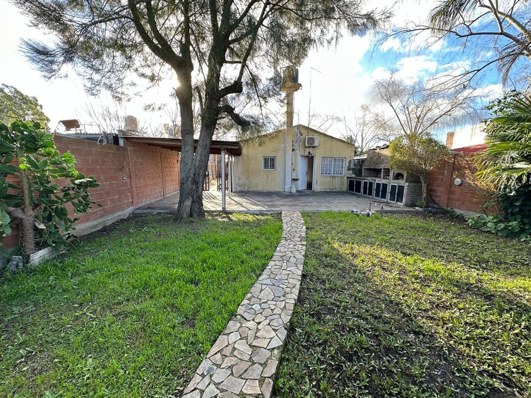 VENTA CASA 3 AMBIENTES, A RECICLAR EN GUERNICA
