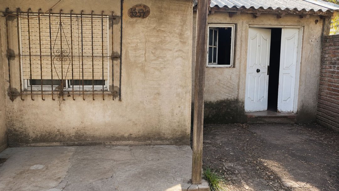 VENTA CASA 4 AMB SOBRE LOTE PROPIO MONTE GRANDE