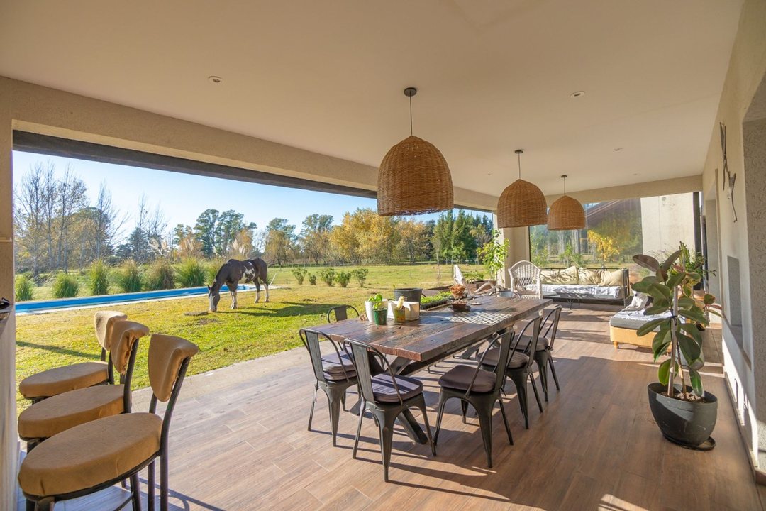 VENTA CASA 5 AMB LUJAN LAS LILAS CHACRAS DE CAMPO