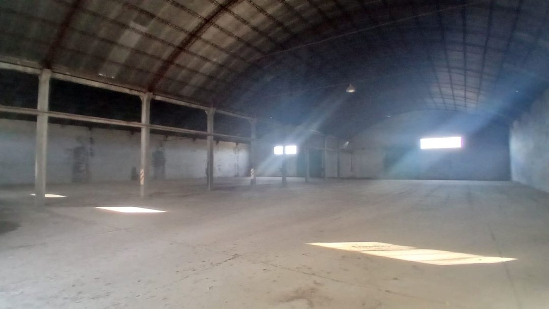 Se alquila galpón de 900m² en General Alvear Mza