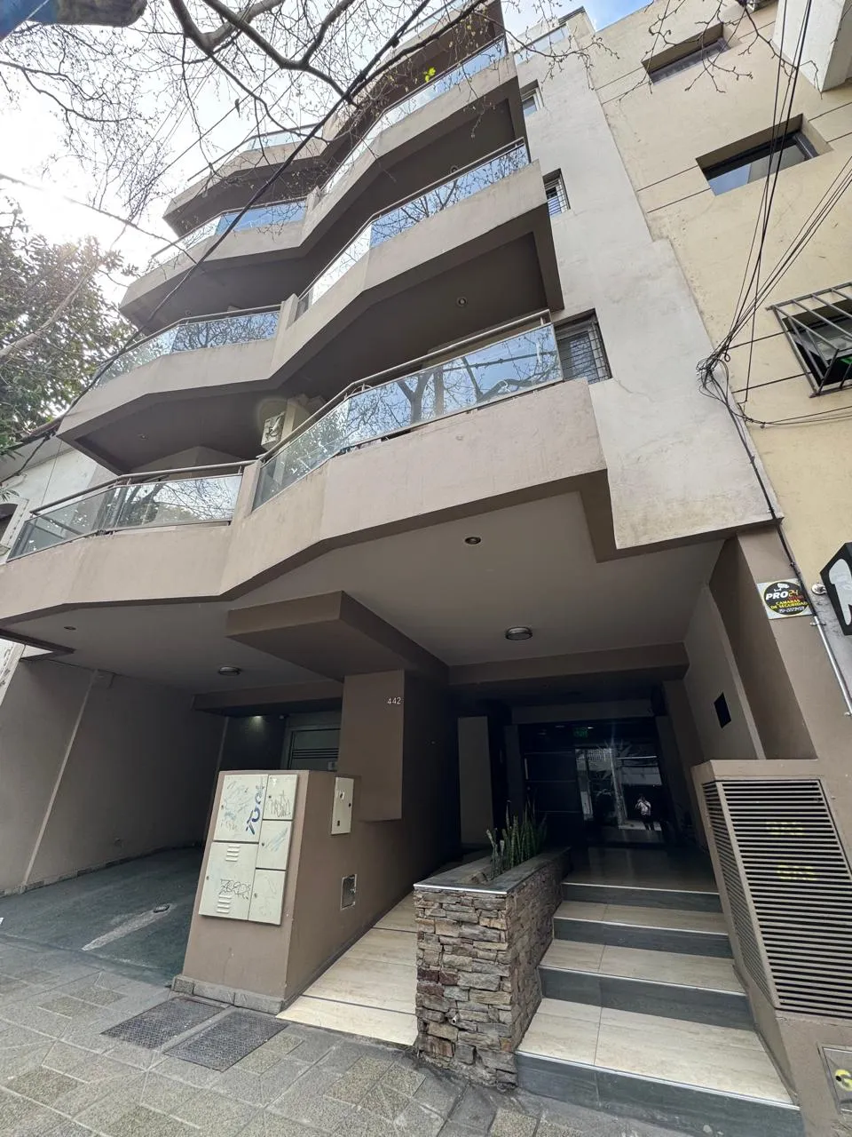 EXELENTE DEPARTAMENTO 1 DORMITORIO Y MEDIO CON COCHERA EN GENERAL PAZ