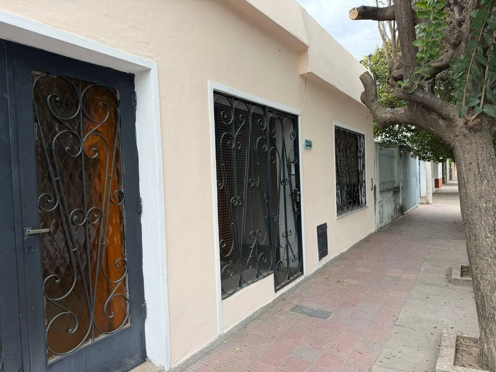 EXCELENTE CASA EN BARRIO YOFRE IDEL PARA VIVIR O RENTA GENTE QUE QUIERE VENDER