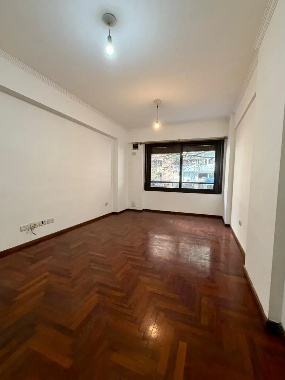 DEPTO UN DORM SIN BALCÓNE EXCELNTE UBICACION ILLIA E SALGUERO Y PARANA