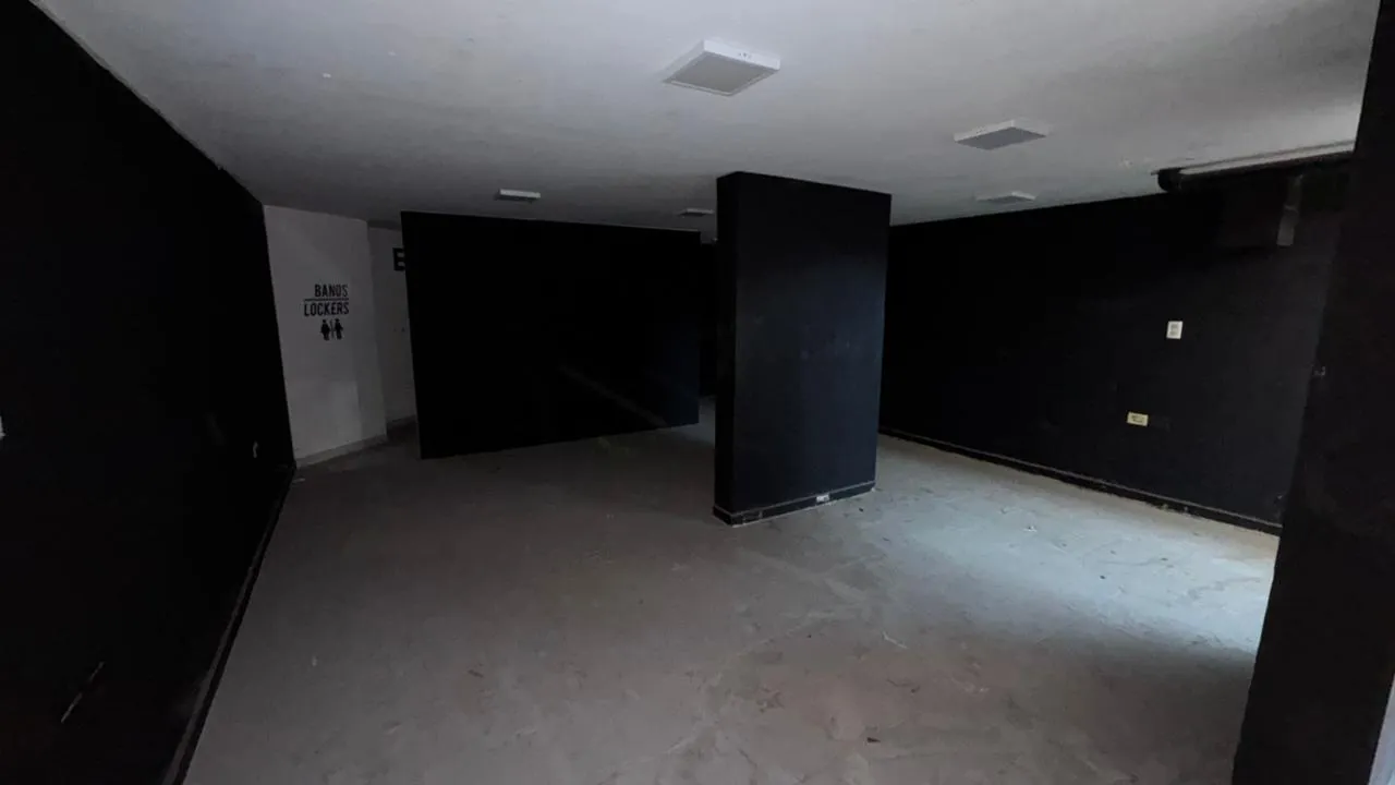 EXCELENTE OPORTUNIDAD: AMPLIO LOCAL COMERCIAL DE 185 M² EN SUBSUELO - OBISPO TREJO Y AMBROSIO OLMOS
