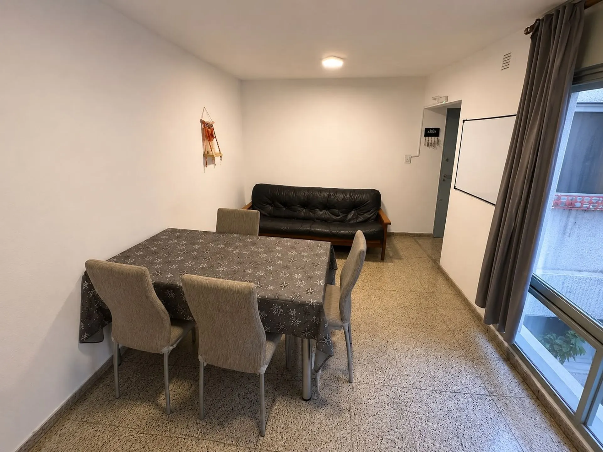 DEPARTAMENTO Bº GUEMES CORDOBA A MTS NUEVA CORDOBA PATIO OLMOS 2 DORMI PISO 1º INVERSION ESTUDIANTES RENTA VENTA