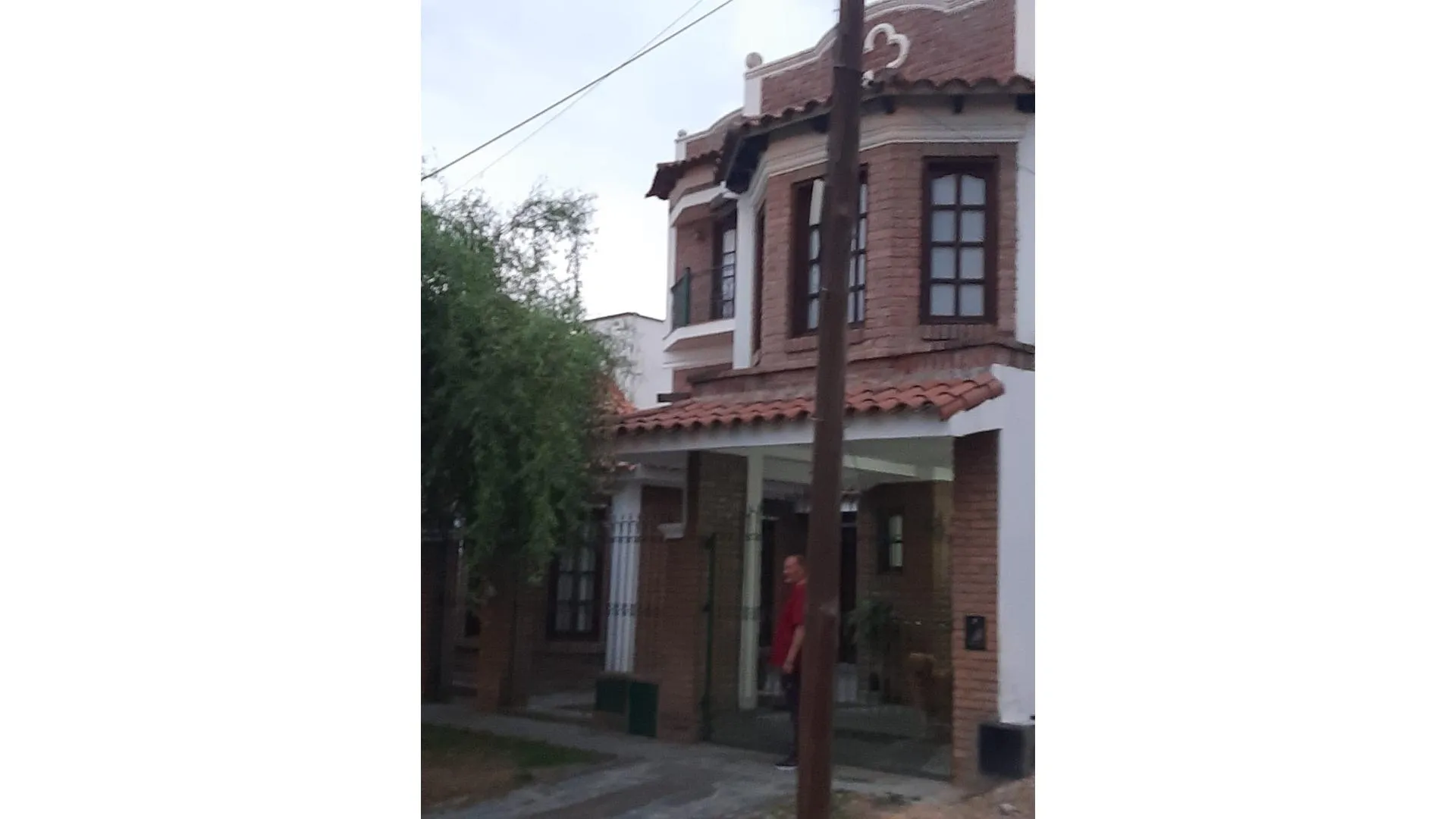 Exc casa Vta 6 dor bcon/qcho/jard Cte de los Pozos G. Bourg
