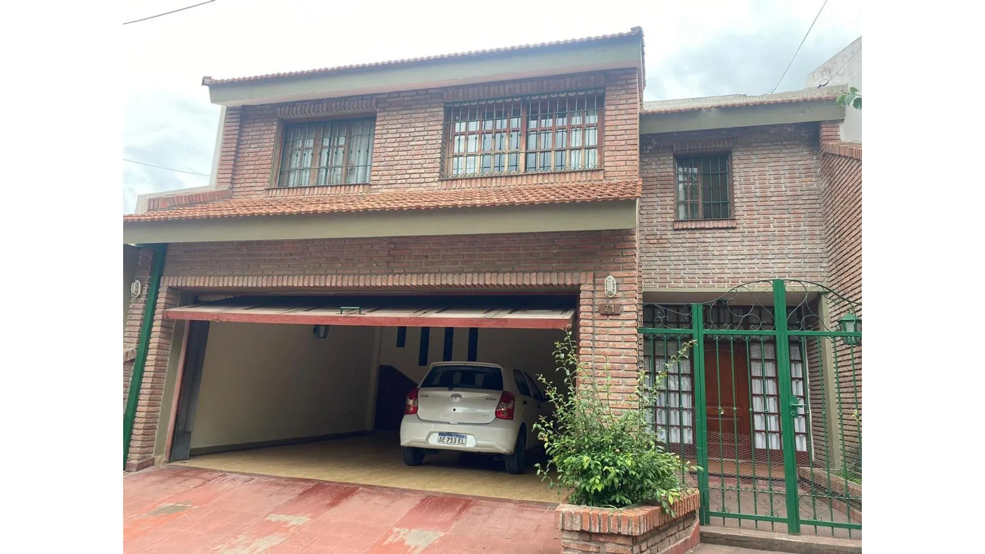 Exc. Casa 5 dorm pileta qcho gge Las Tipas esq Las Palmeras