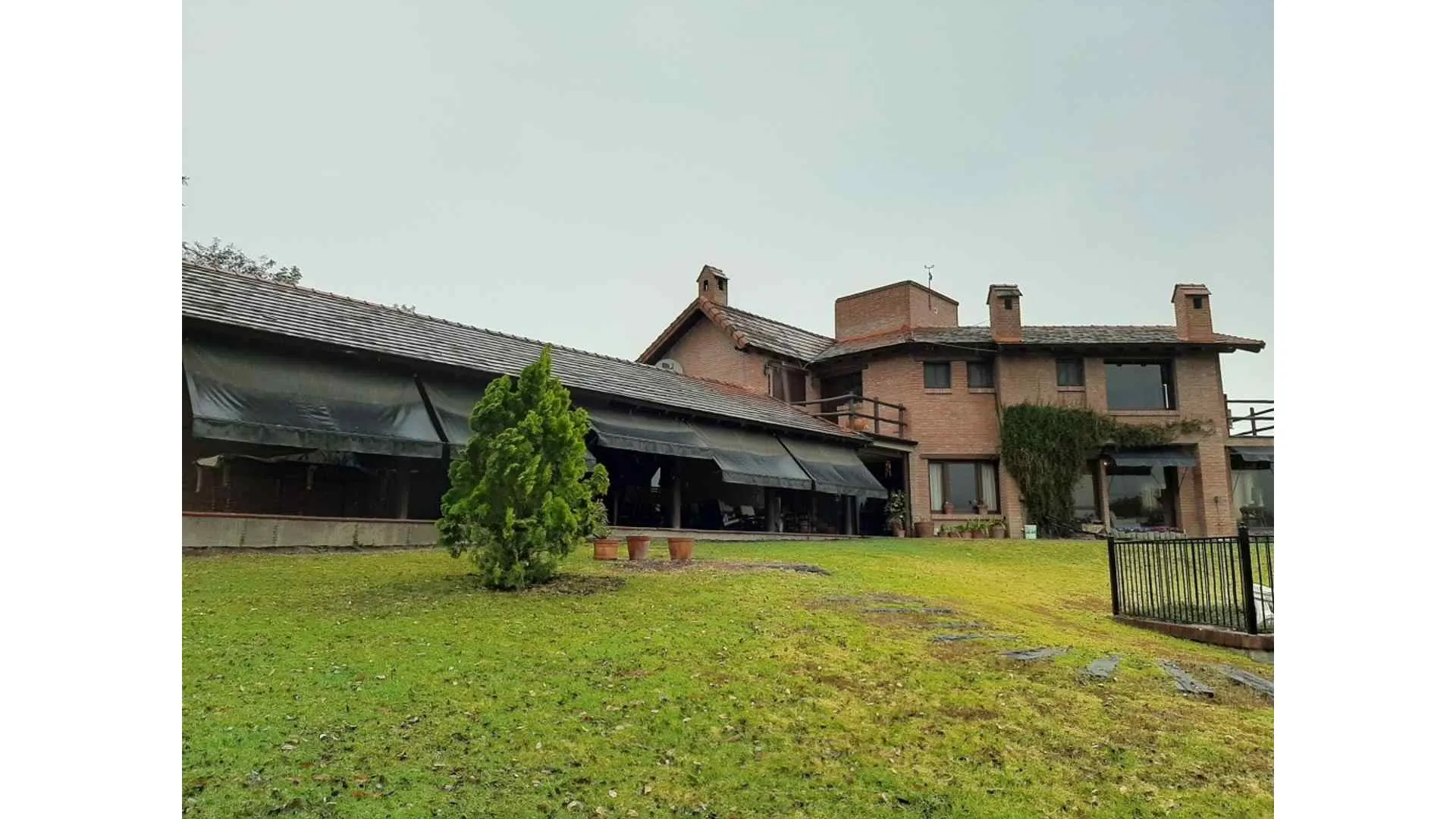 Increiba casa venta 5 dorm c/pileta calle Pioneros el Tipal