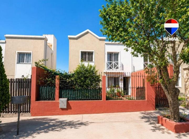 Casa · 61m² · 3 Ambientes · 1 Cochera