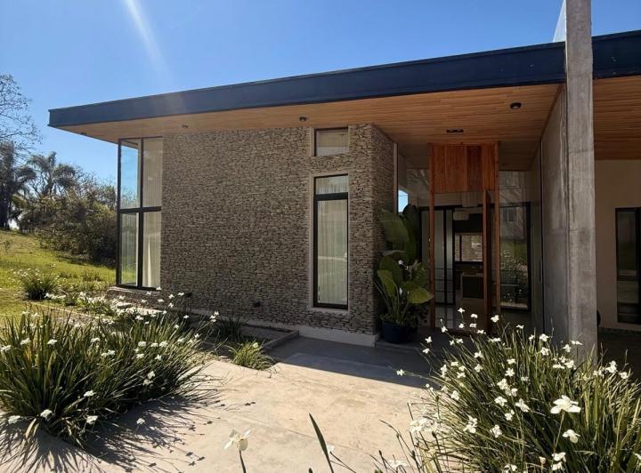 Casa · 944m² · 6 Ambientes