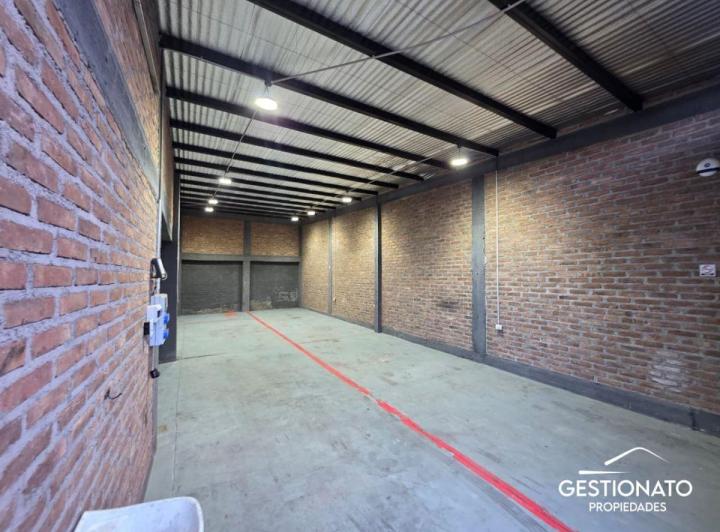 Depósito · 90m² · 1 Ambiente · 1 Cochera