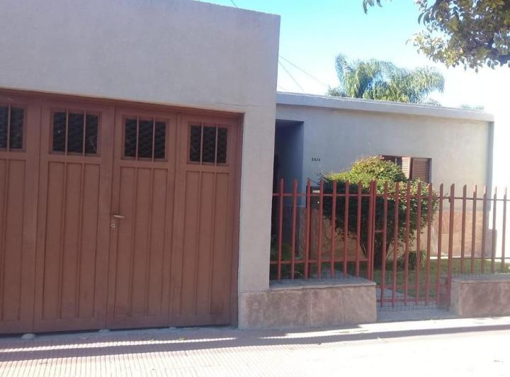 Casa · 208m² · 5 Ambientes · 1 Cochera