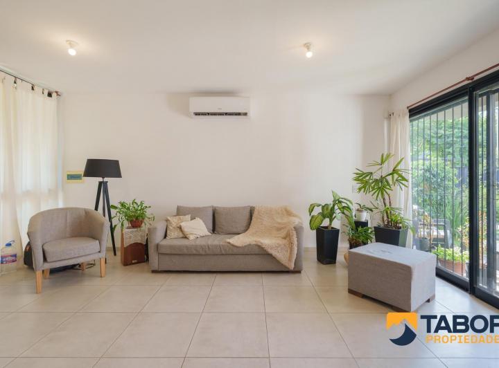 Casa · 130m² · 6 Ambientes · 1 Cochera