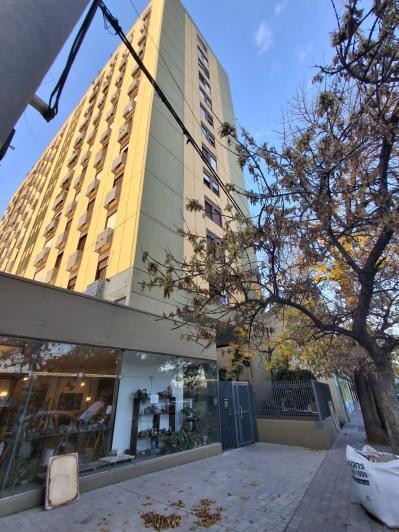Departamento · 90m² · 6 Ambientes · 1 Cochera